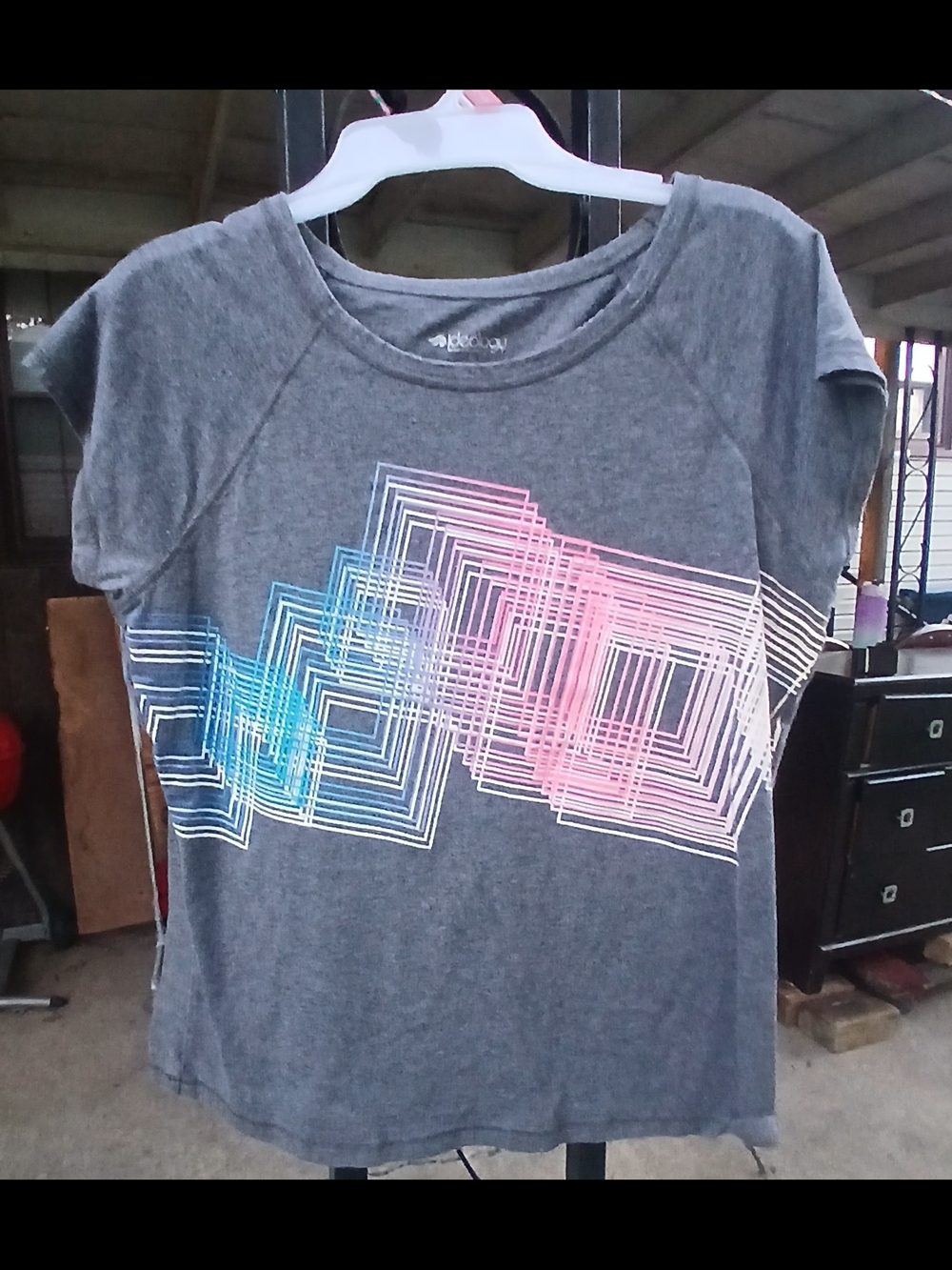 WomensGray Short-Sleeve Tee with Geometric Pink & Blue Print